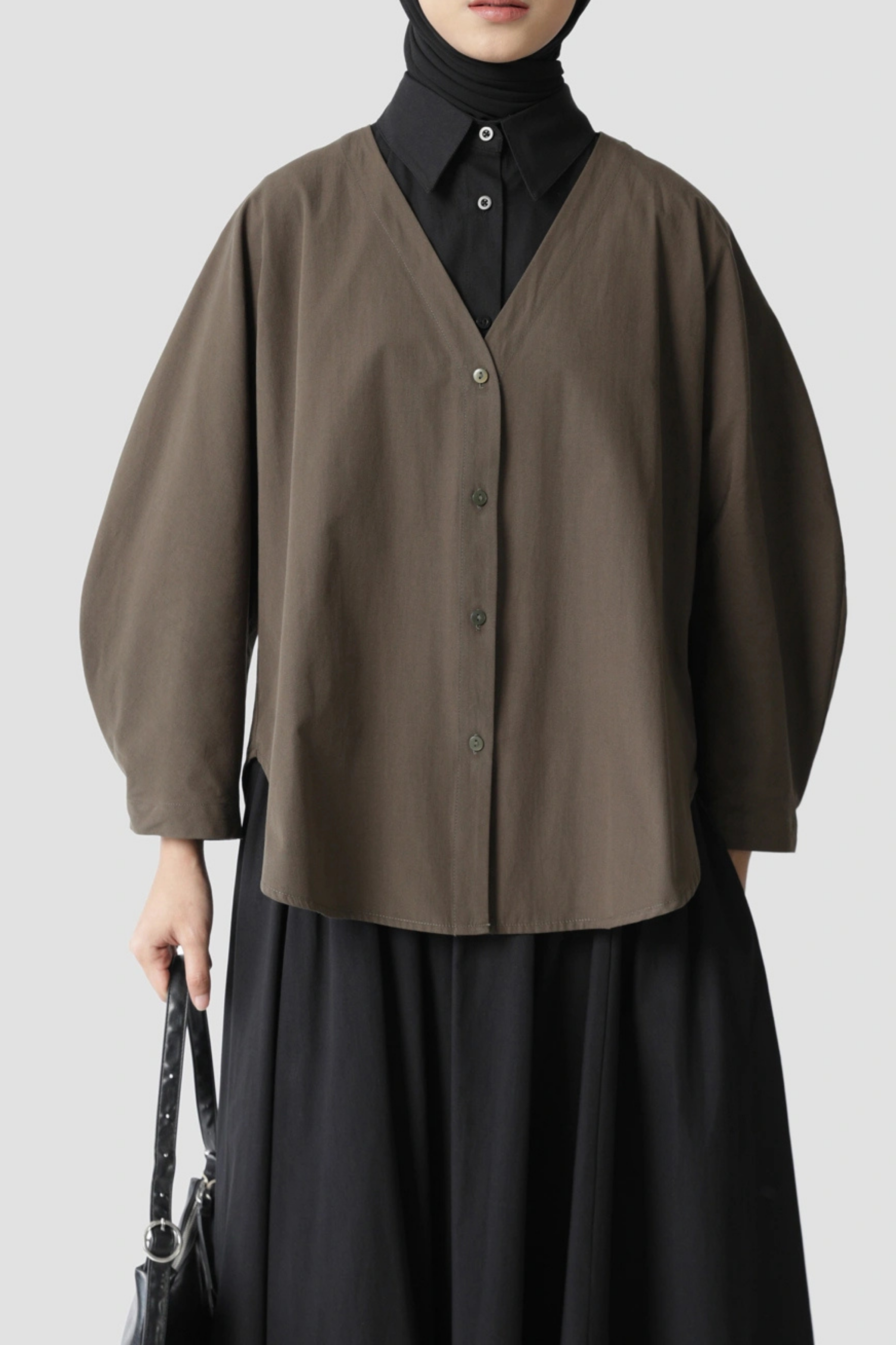 Sabamodest | Poplin V-neck Shirt