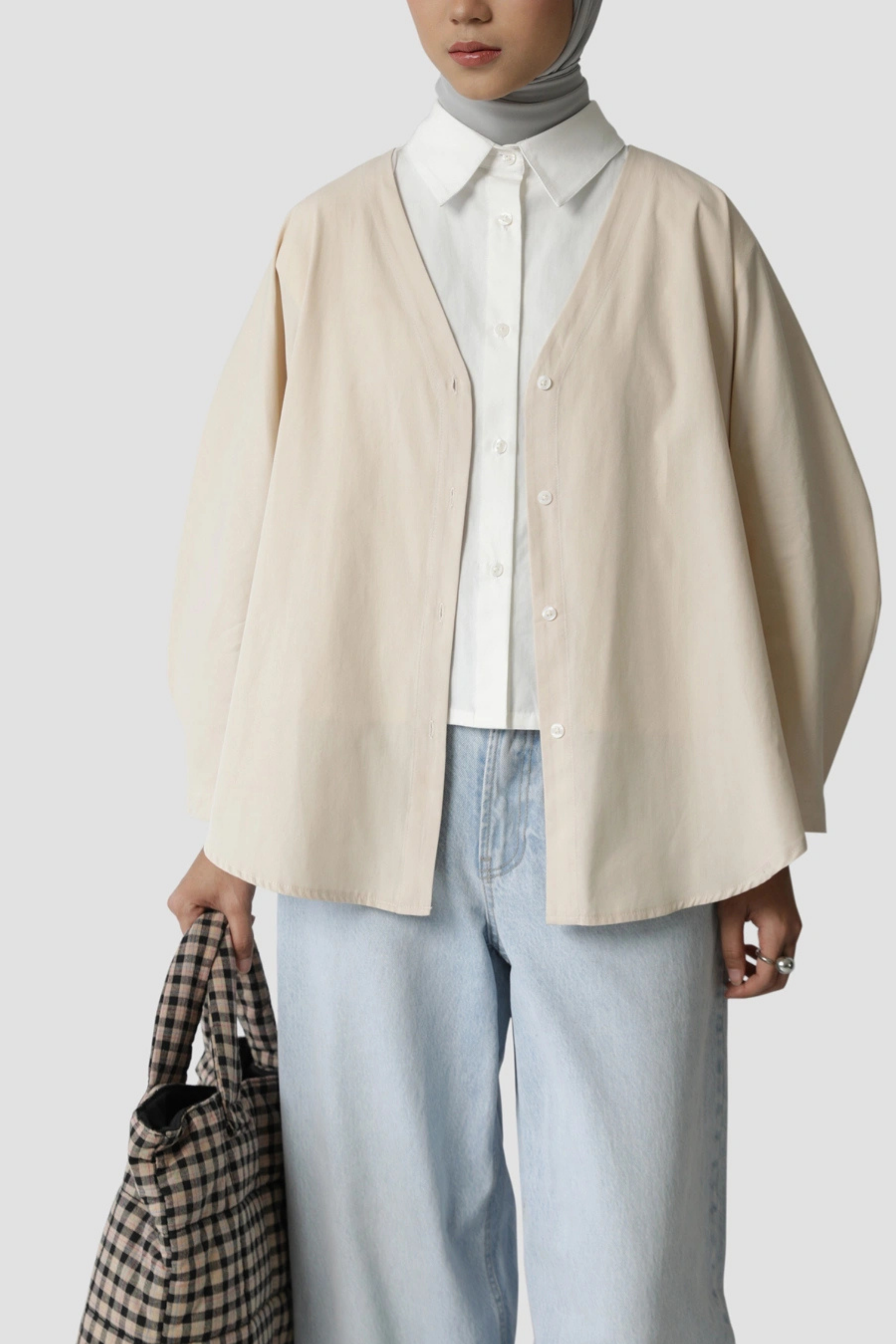 Sabamodest | Poplin V-neck Shirt