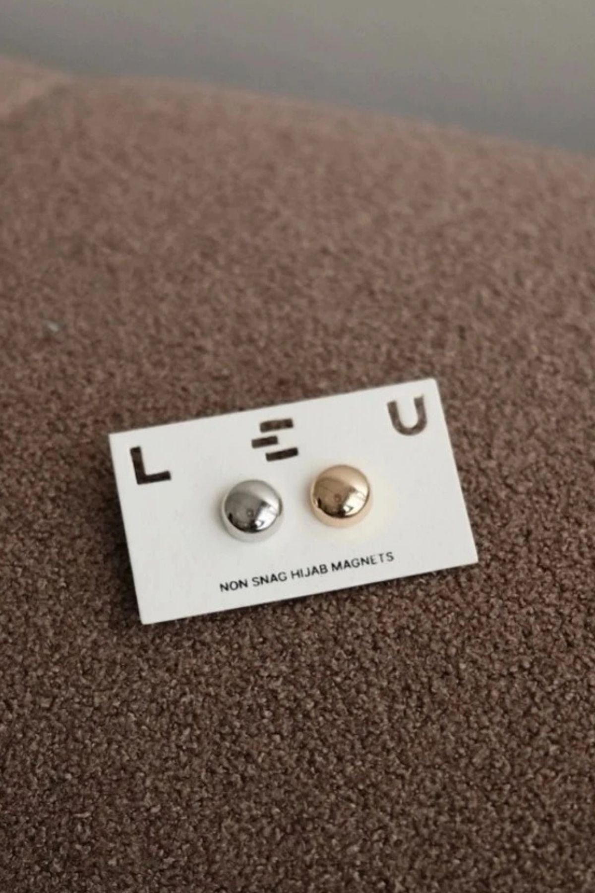 Leu | Scarf Magnet Pins