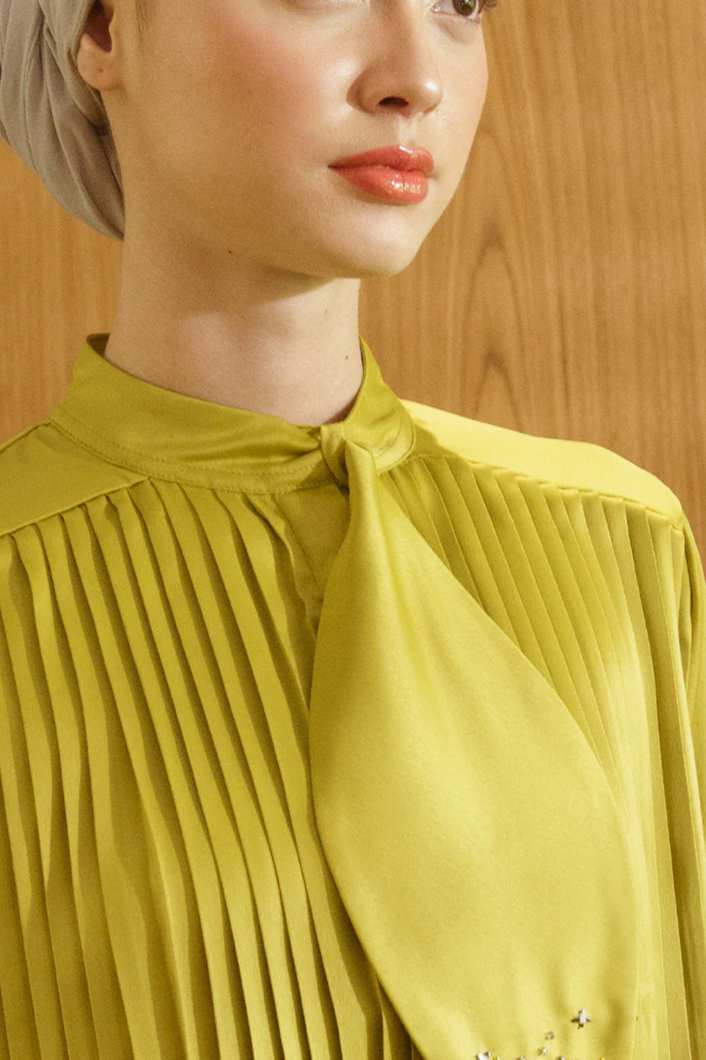 Jenna & Kaia | Reyyn Top Olive Gold