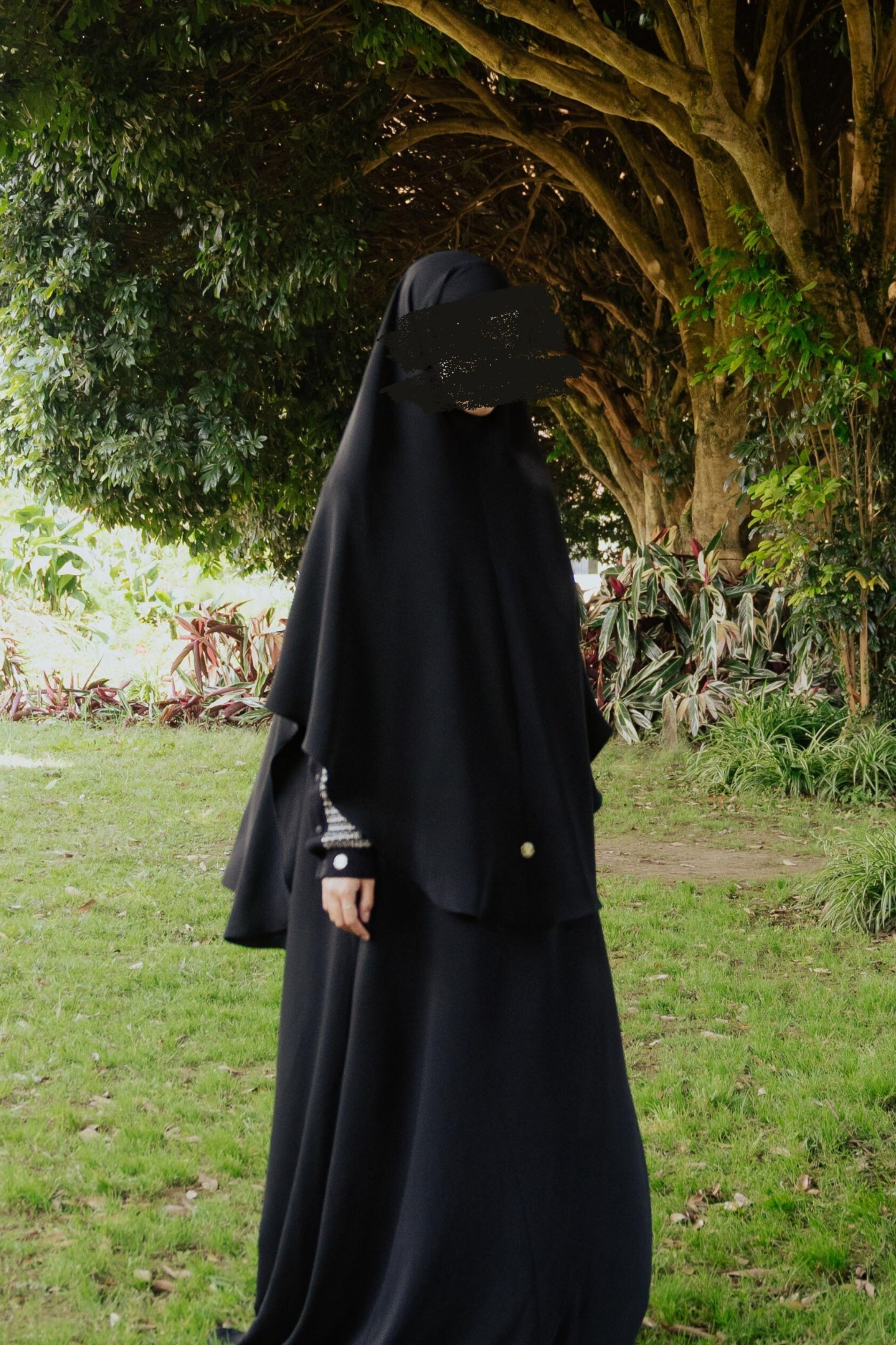 Itsar | Mecca Chic Black