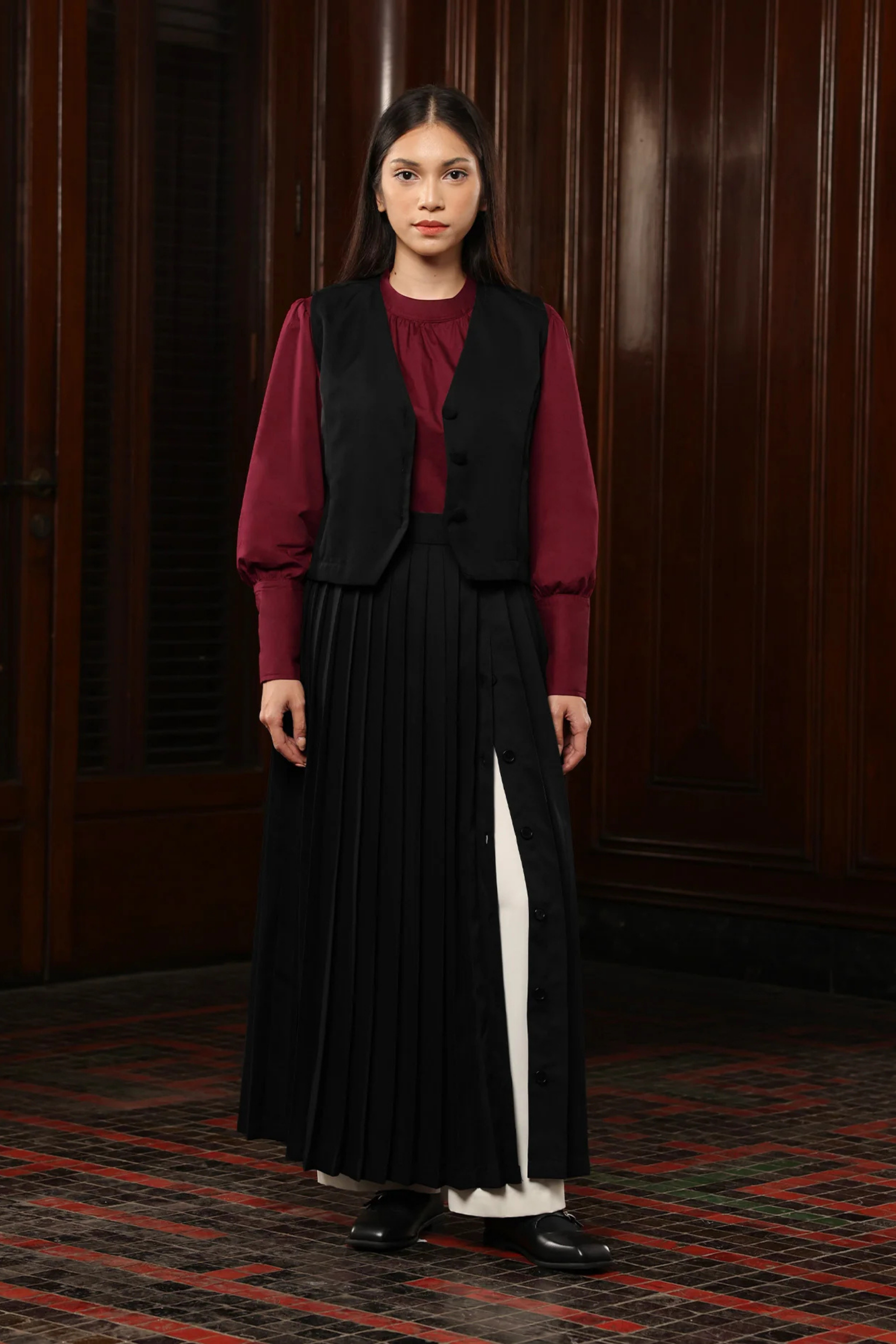 THENBLANK | Slit Pleats Skirt Black
