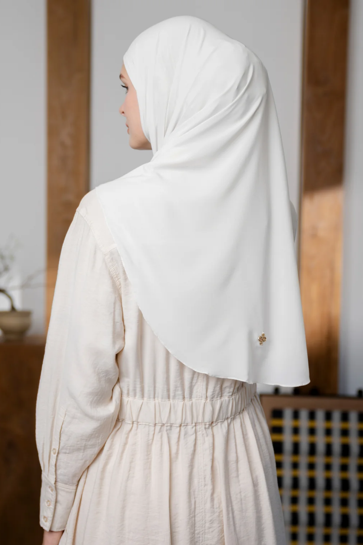 Heaven Lights | Ayse Curve Wheat